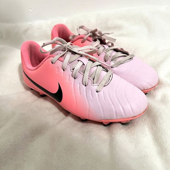 Nike Jr Tiempo Legend 10 Club Cleats Sneakers Girls Size 2Y Pink Ombre Soccer - Picture 1 of 8